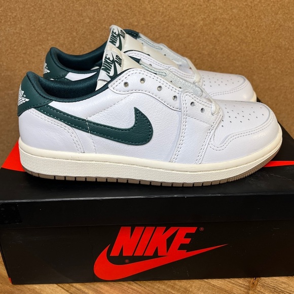 Nike
Jordan 1 OG low
Brand new - Picture 5 of 15